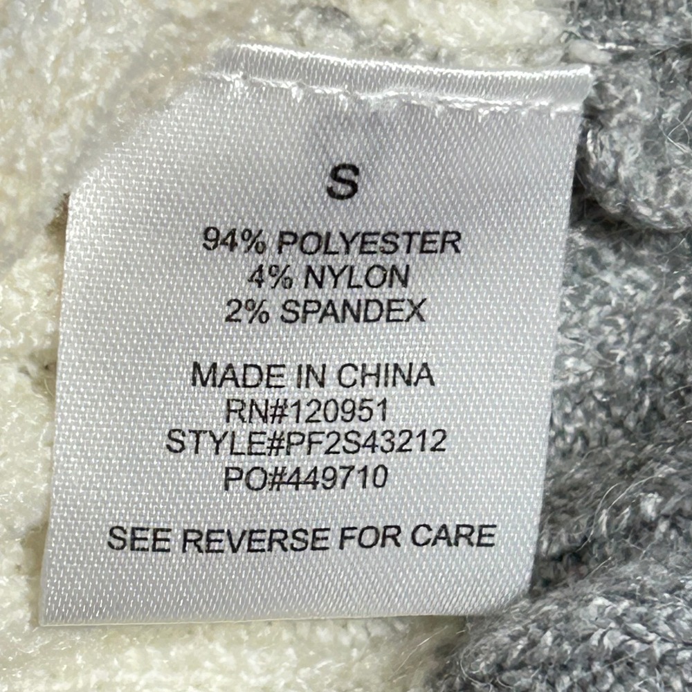 NWT Pink Republic Grey White Striped Ribbed V-Neck Button Cardigan Small - Picture 5 of 9